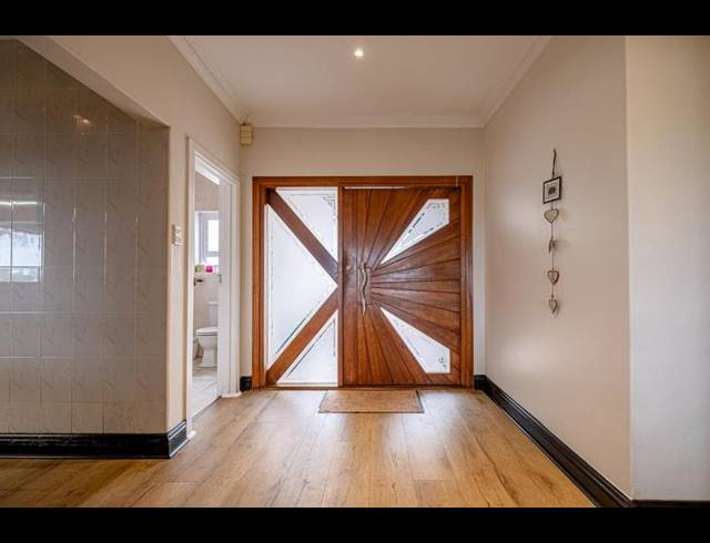 5 BEDROOM HOUSE FOR SALE IN LINKSIDE